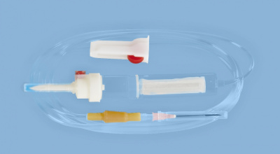 Система для вливаний гемотрансфузионная для крови с пластиковой иглой — 20 шт/уп купить оптом в Казани